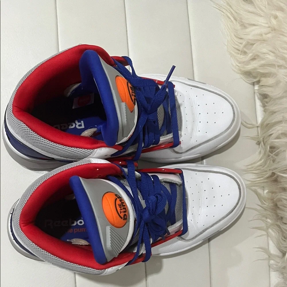 Reebok Classic White and Blue Retro Style Pumps! - Picture 6 of 7
